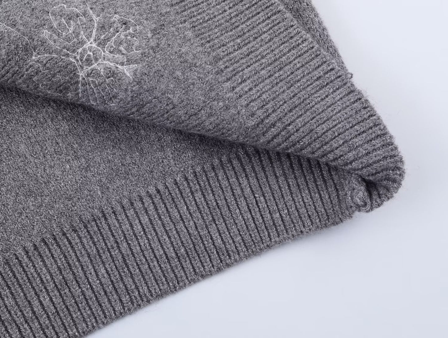 Women's bead decoration O Neck knitted Coat