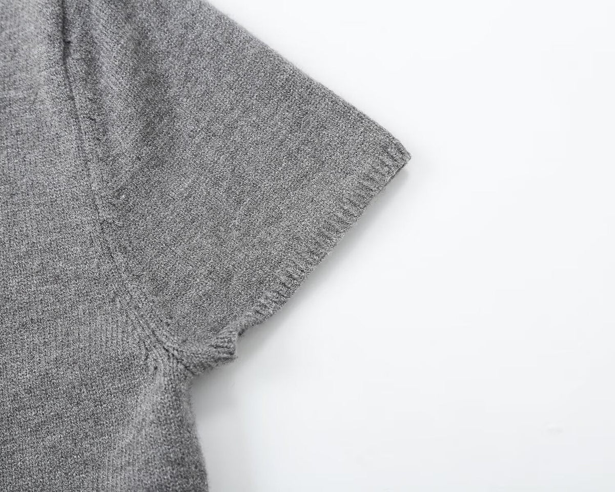 Women's short sleeved breasted knitted top