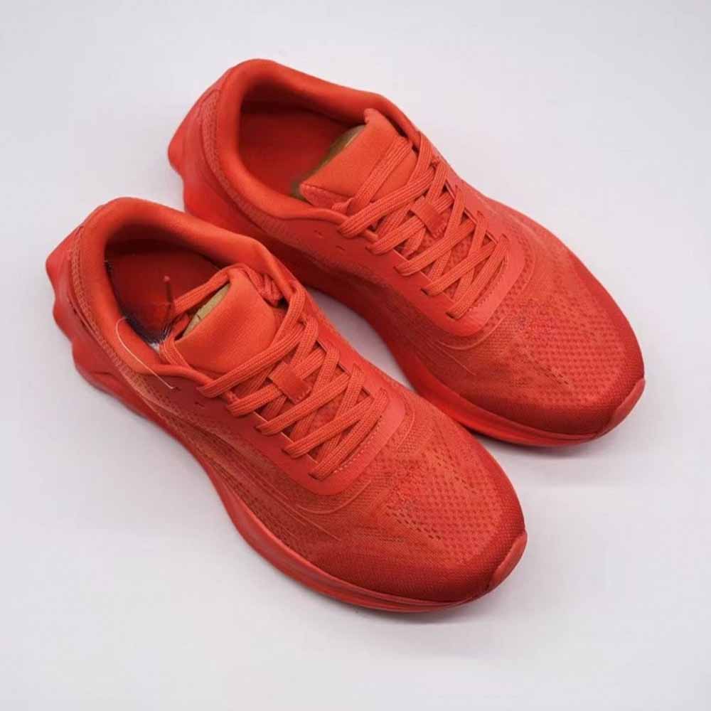 2026 new ultra-light breathable mesh sports casual couple shoes have a shoe box