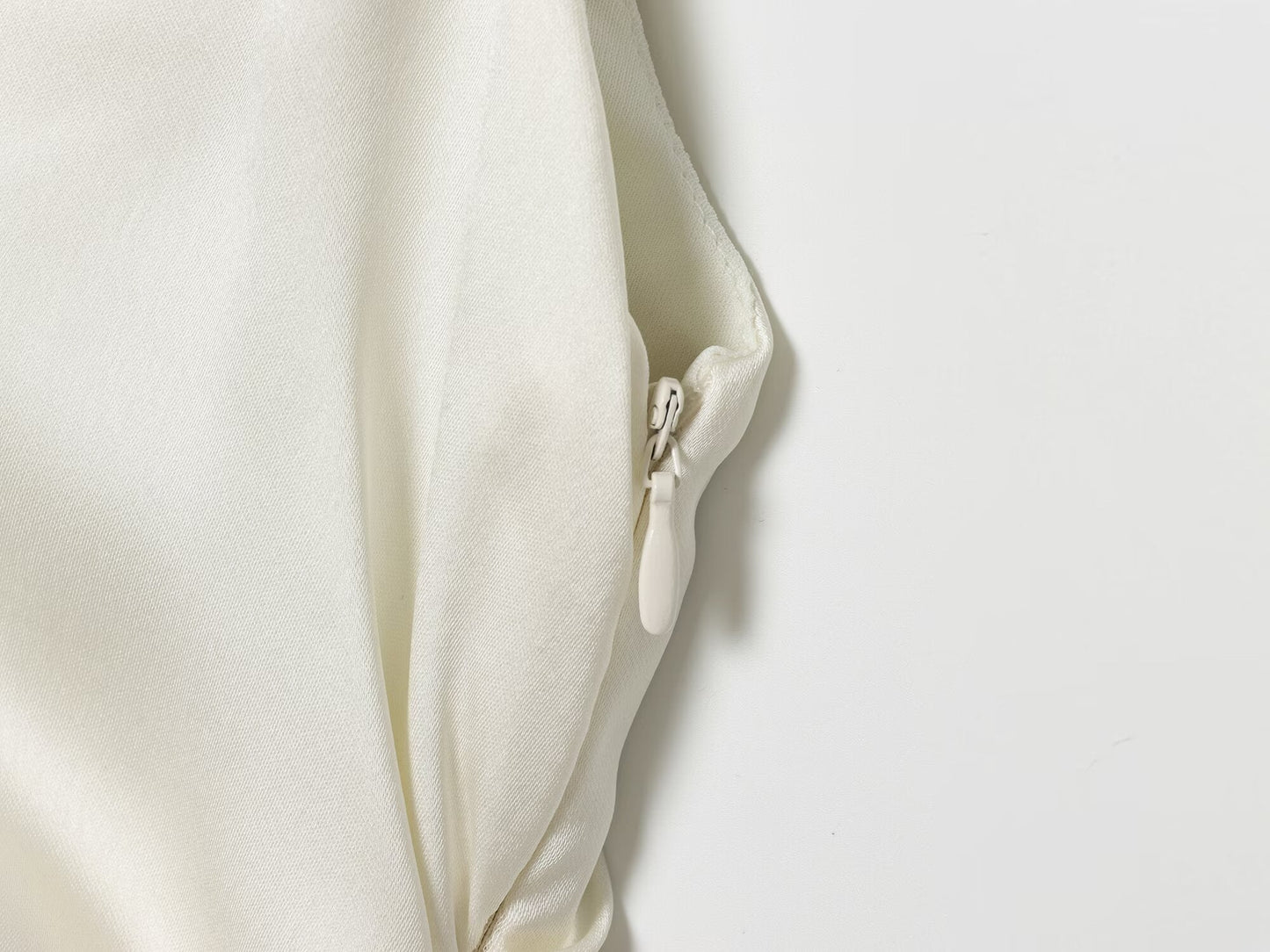 Women's pleated decorative satin texture mini dress