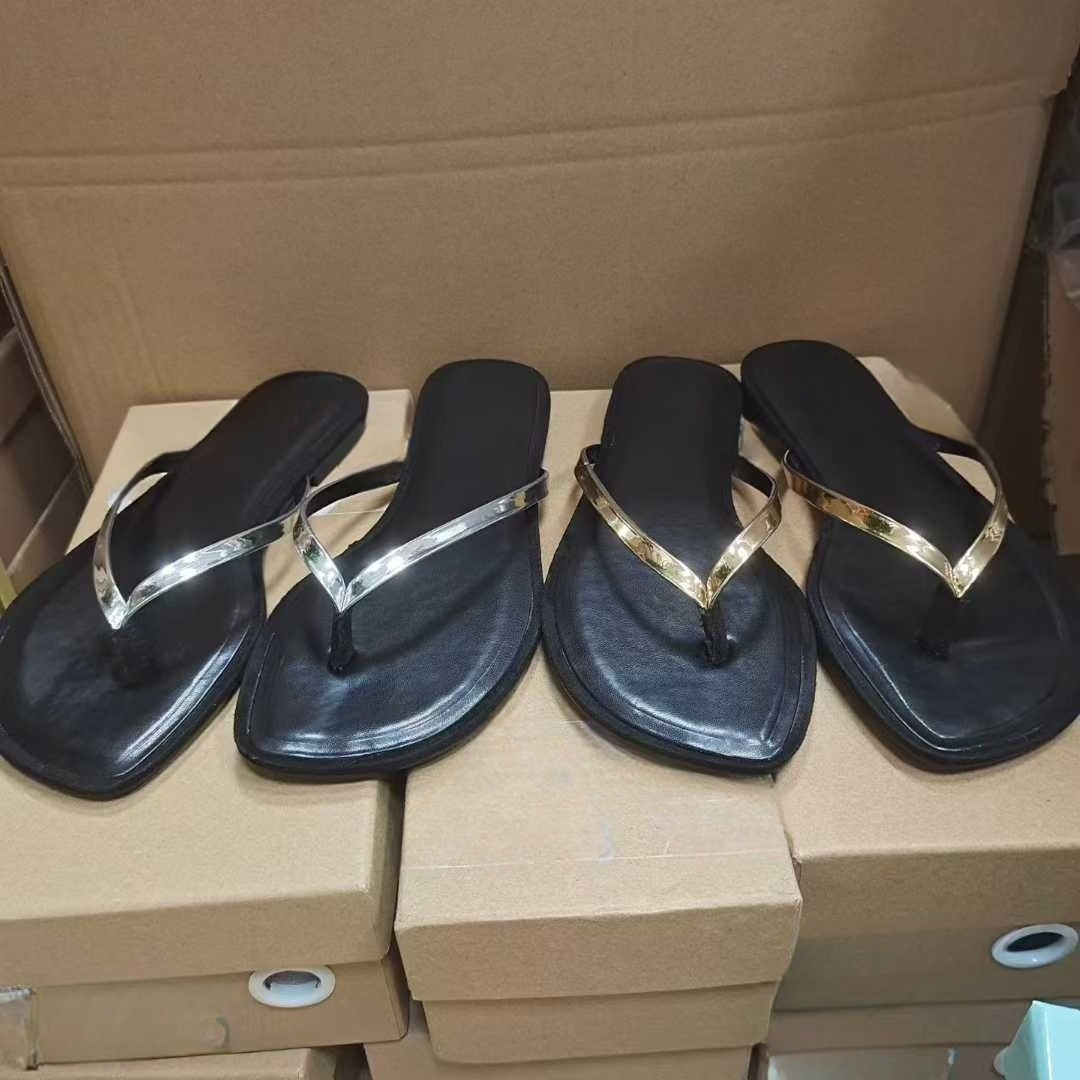 New fashionable women's round-toe sandals and flip-flops
