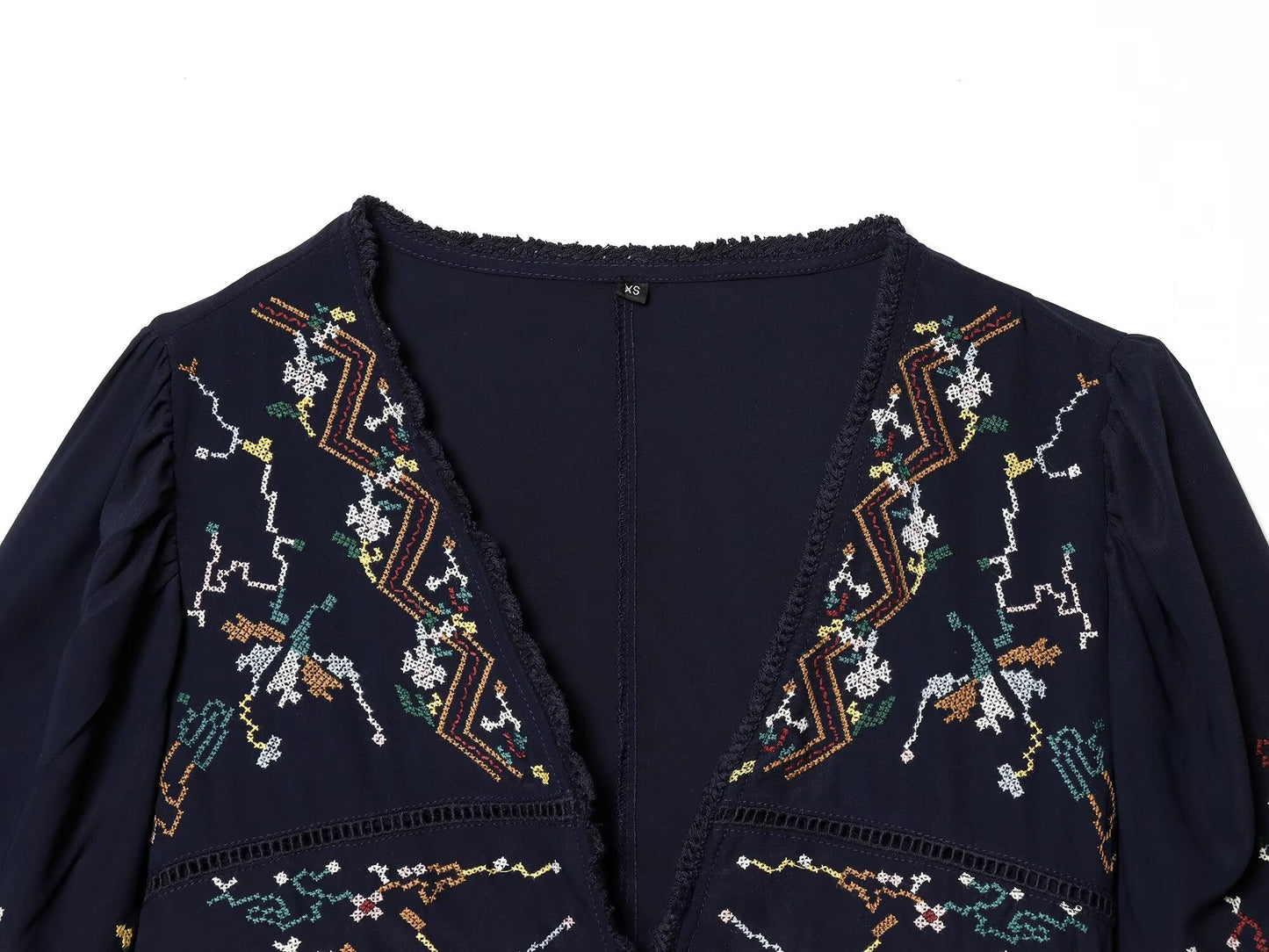 Women's floral embroidery short V-neck top