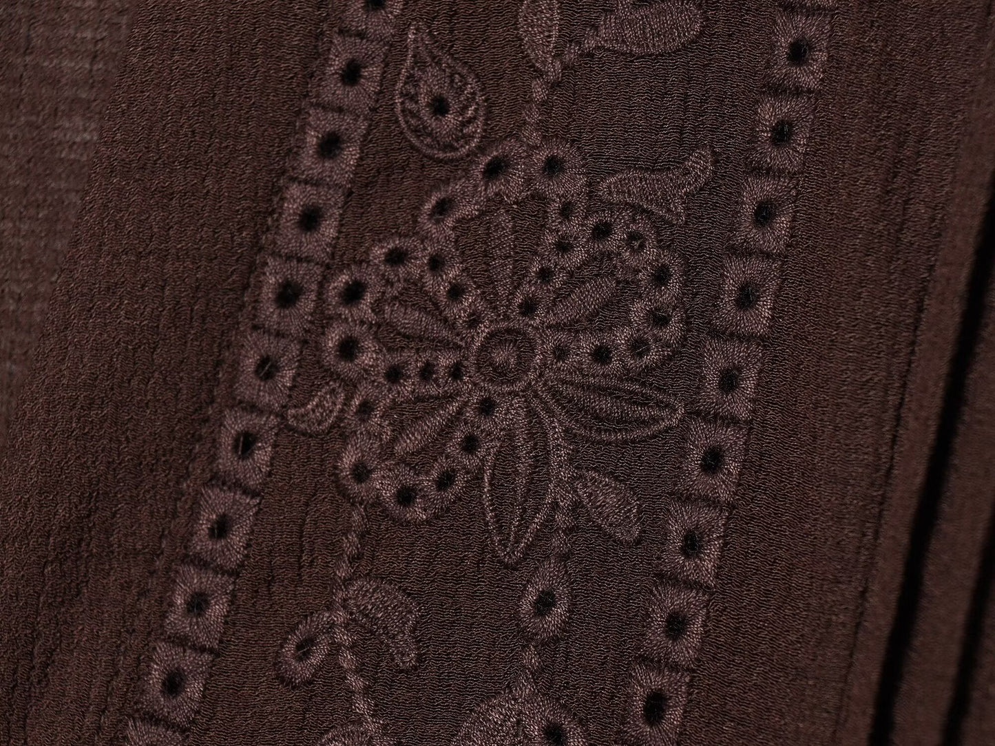 Women's V-neck pleated embroidered shirt