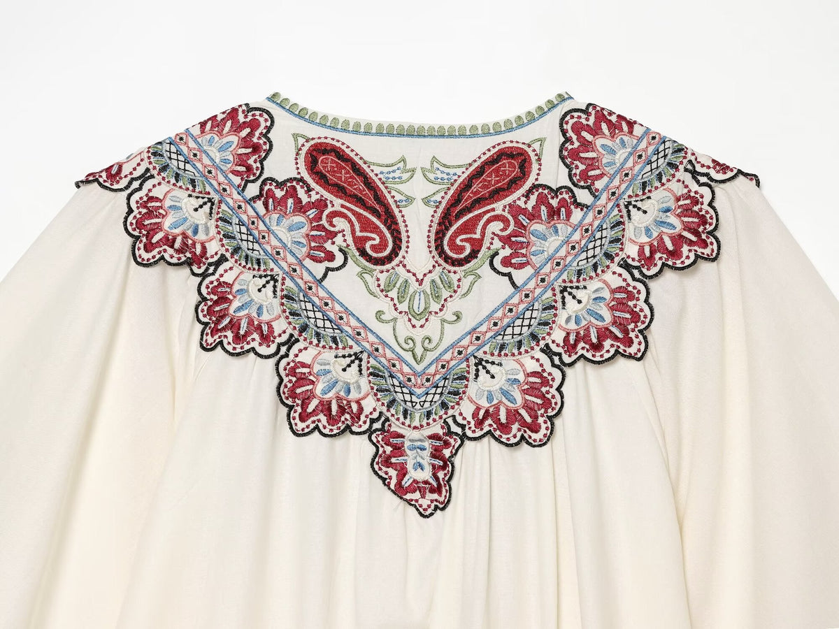 Women's embroidered decorative short sleeved dress