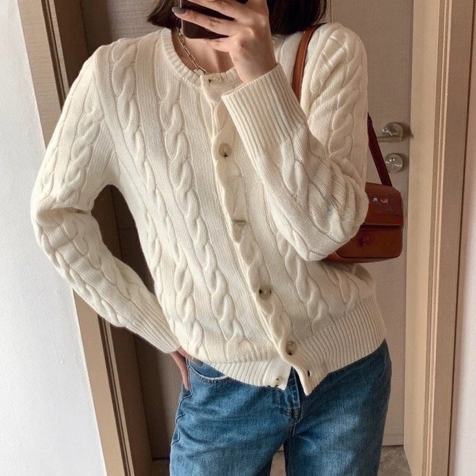 Women's new embroidered wool round neck knitted cardigan sweater
