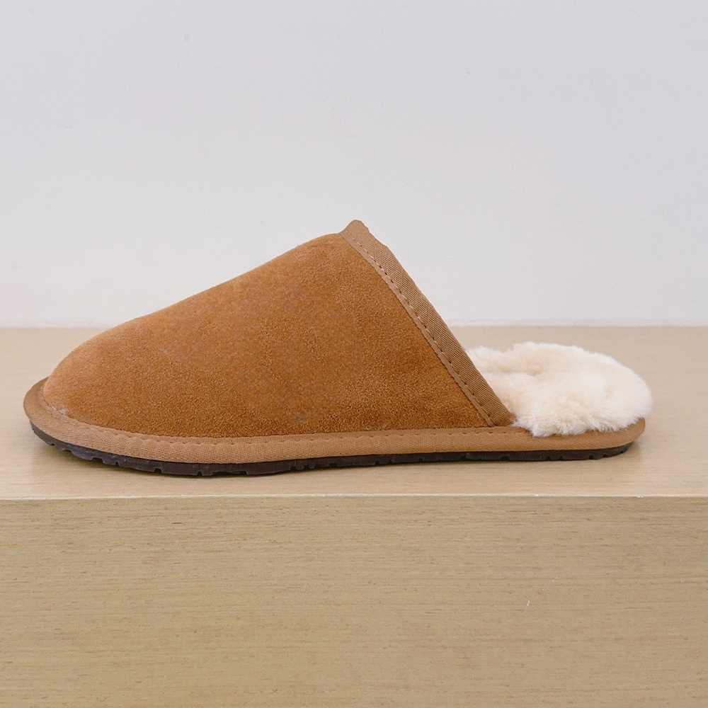 Women's New Joker Embroidered Thin-soled Slippers
