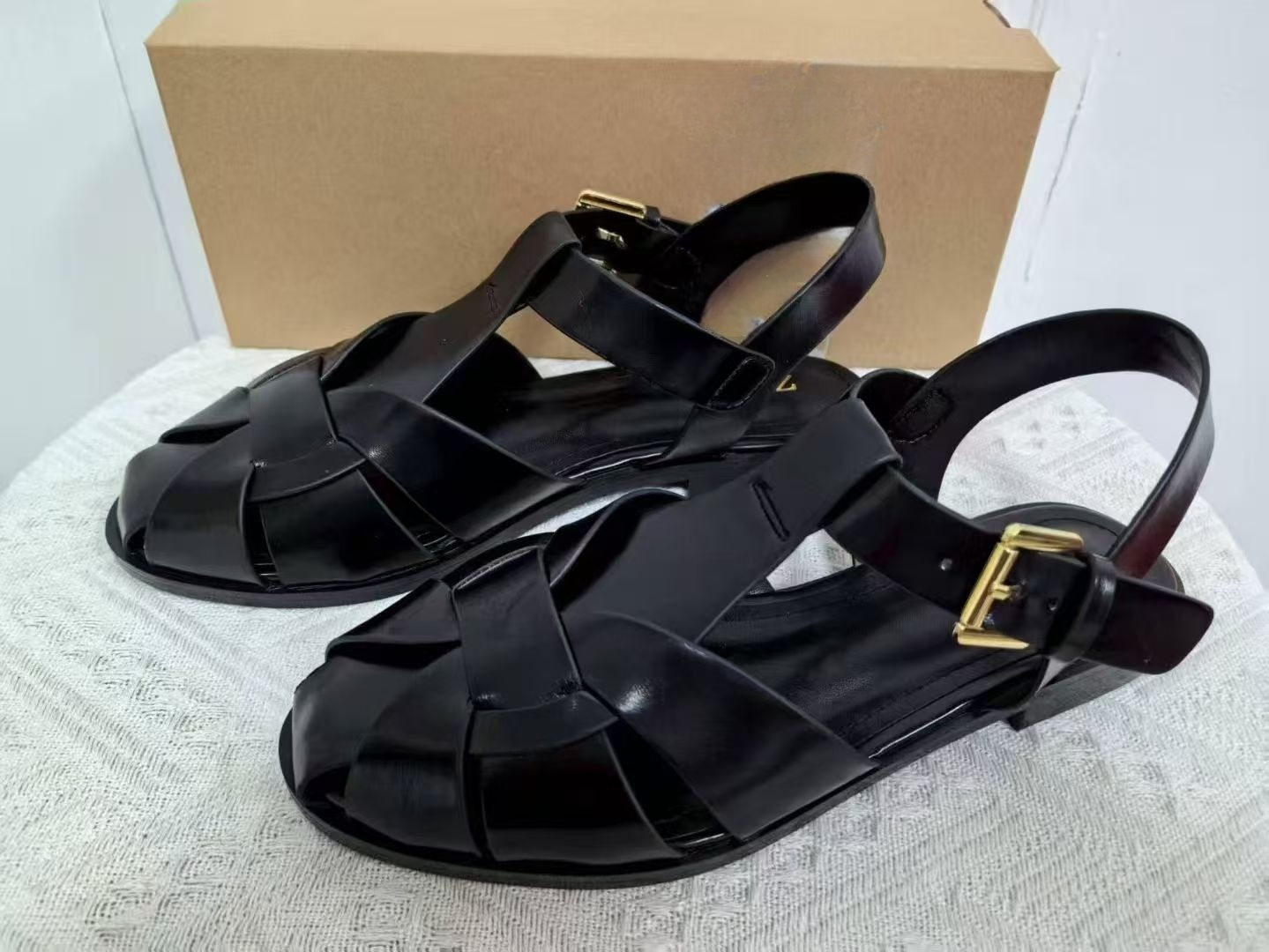 Women's new fashion Joker instep woven round-headed flat-bottomed Roman sandals