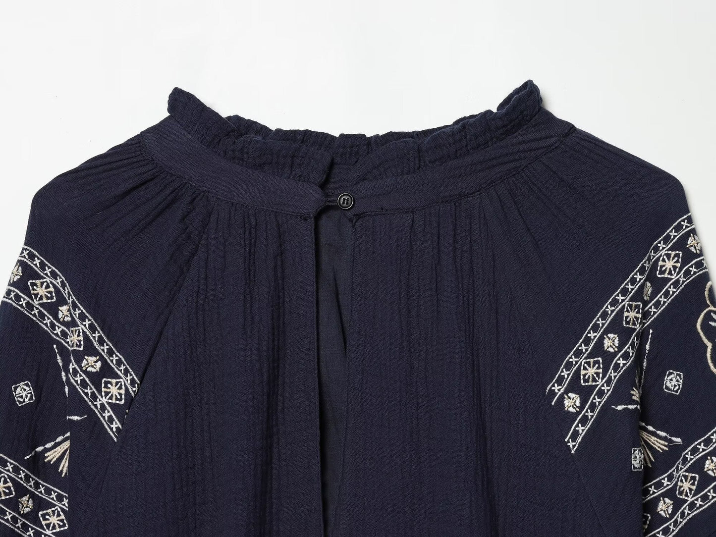 Women's embroidered decorative puffy shirt