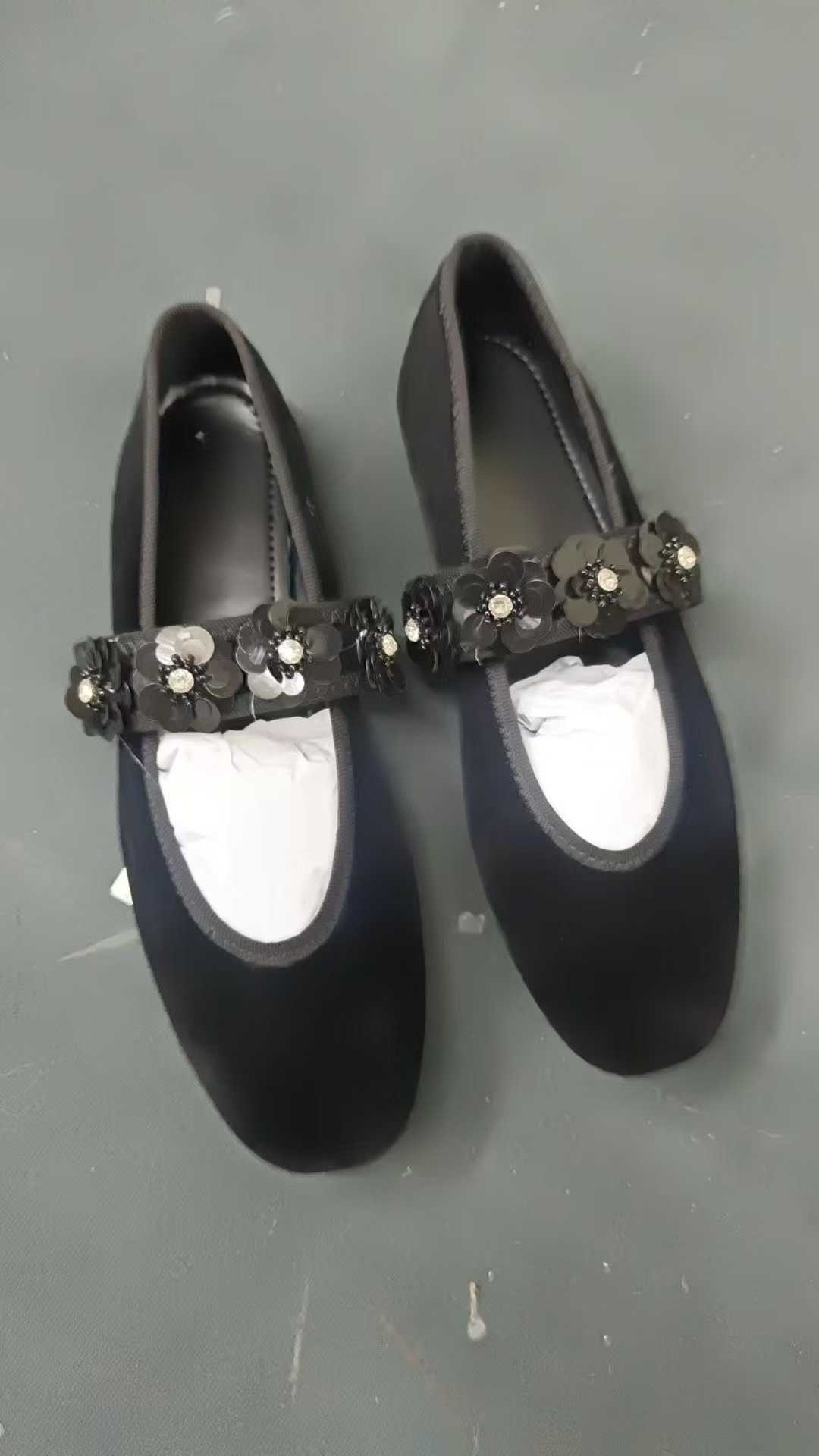 New women's round-toe low-cut casual flat shoes with floral embellishments