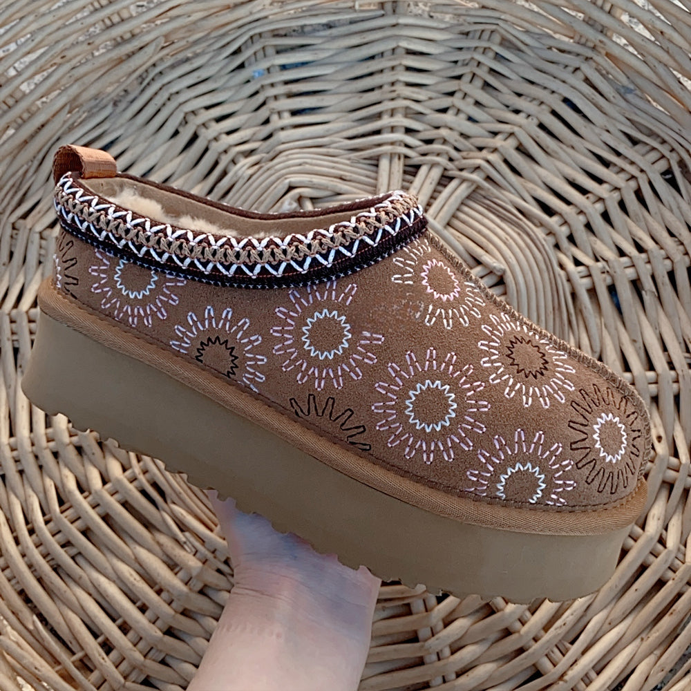 Women's new casual embroidered snow boots