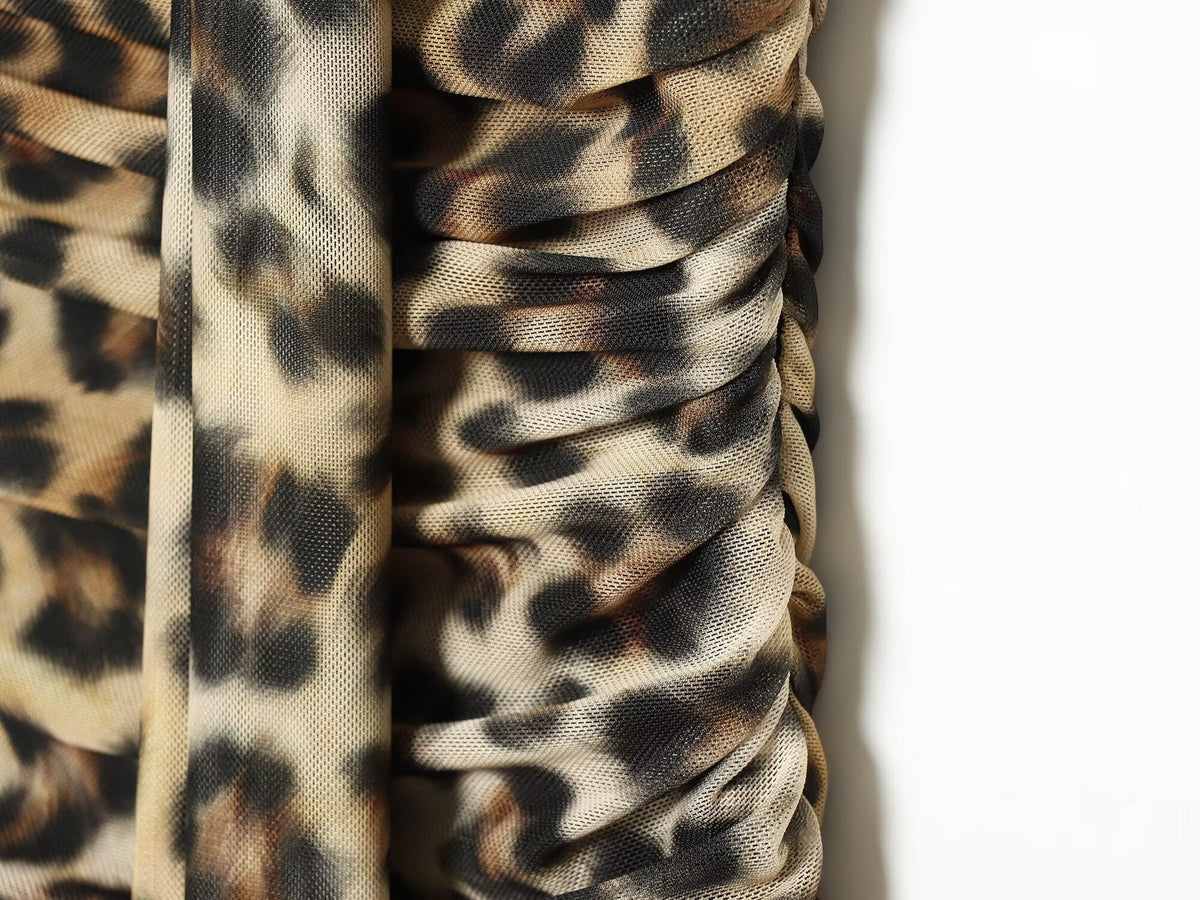 Women's scarves decorated animal print pleats dress